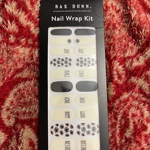 2/$20 Rae Dunn Nail Wrap DAISIES NWT HTF